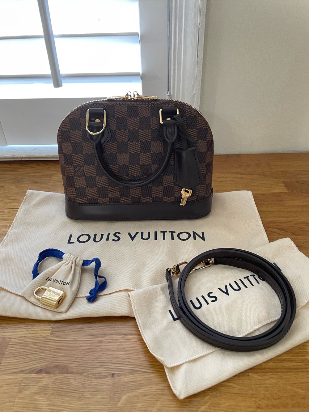 Louis Vuitton Damier Ebene Alma BB - Excellent condition